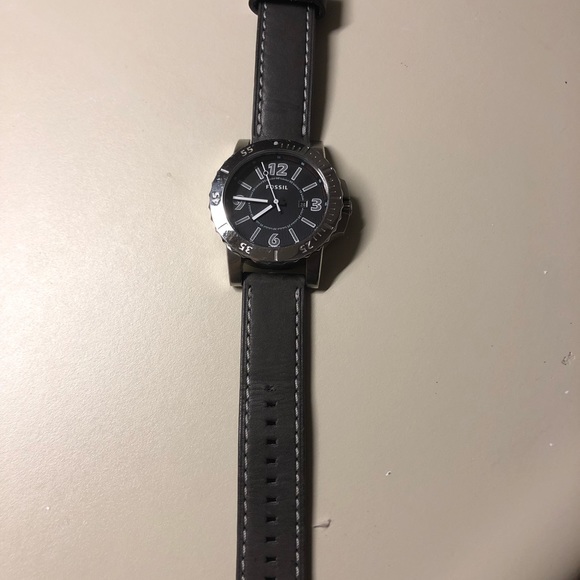 Fossil Watch BQ1018 slightly used. - Picture 4 of 4